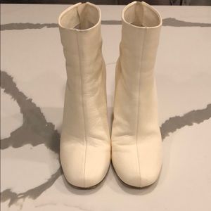 Joie white booties